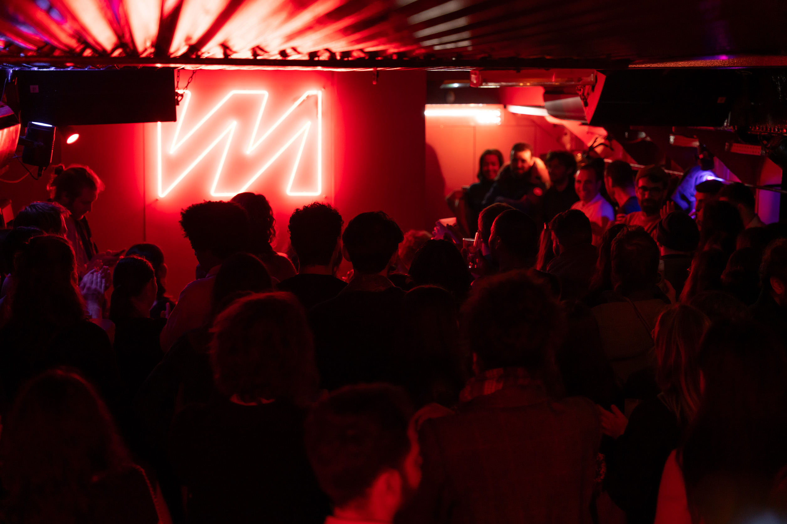 Halloween 2024 à la Péniche Marcounet : Une nuit groovy sur la Seine